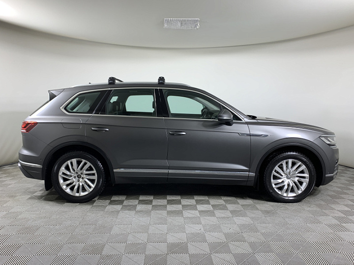VOLKSWAGEN Touareg 2, 2019 года, Автоматическая, СЕРЫЙ
