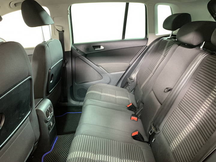 VOLKSWAGEN Tiguan 2, 2011 года, Автоматическая, Серебристо-желтый