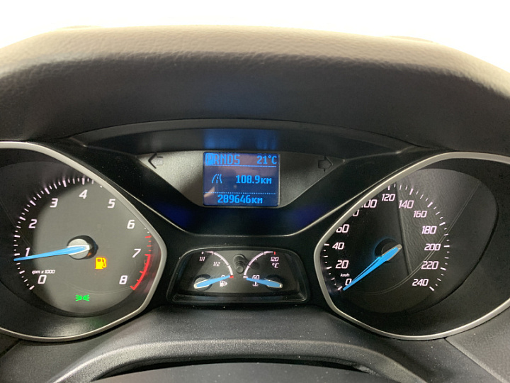 FORD Focus 1.6, 2011 года, Робот, КРАСНЫЙ