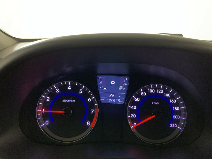 HYUNDAI Solaris 1.6, 2012 года, Автоматическая, Серебристый