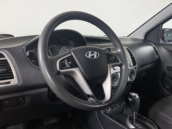 HYUNDAI i20 1.4, 2010 года, Автоматическая, КРАСНЫЙ