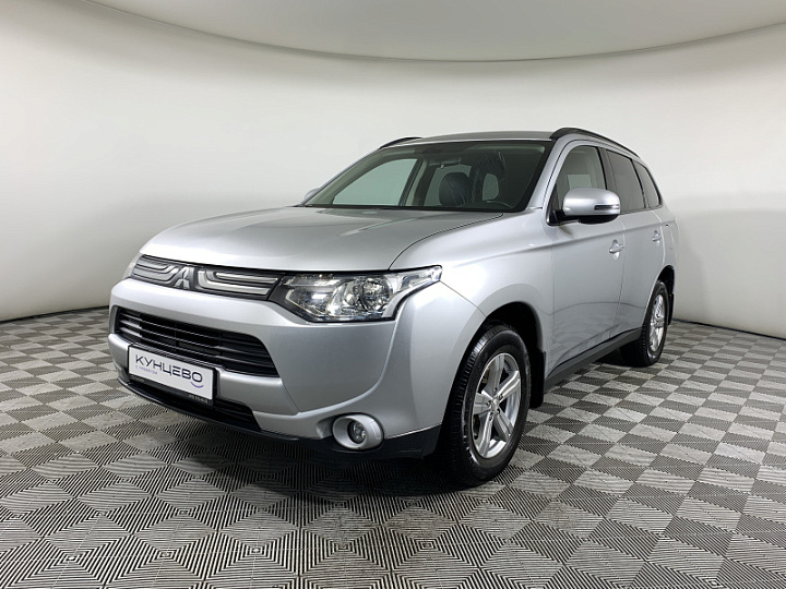 MITSUBISHI Outlander 2.4, 2013 года, Вариатор, Серебристый