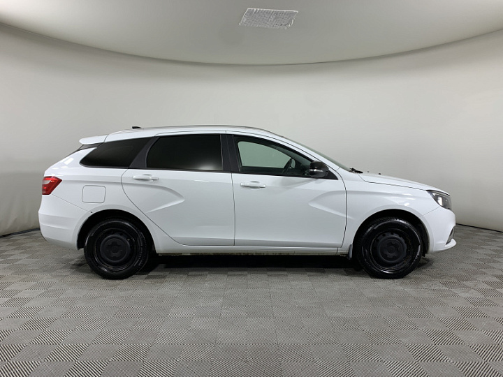 Lada Vesta 1.6, 2021 года, Механика, БЕЛЫЙ