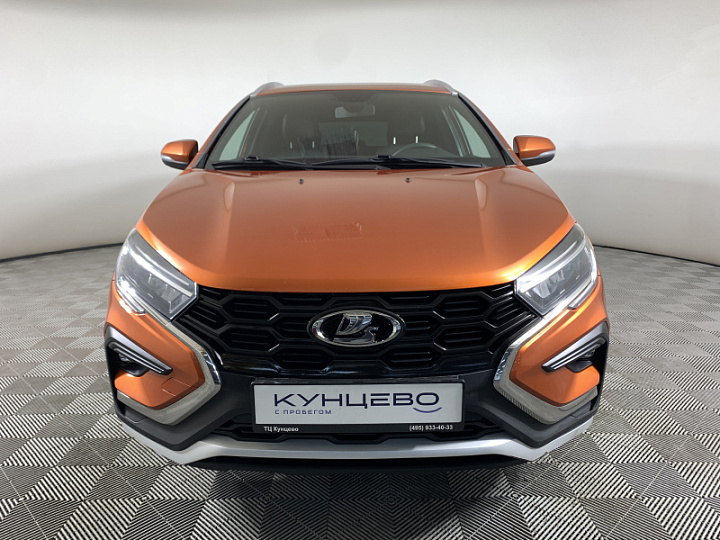 Lada Vesta 1.6, 2023 года, Механика, ОРАНЖЕВЫЙ