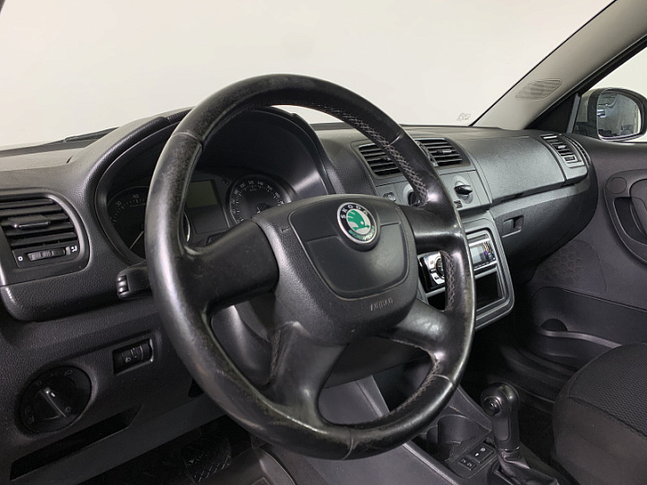 SKODA Fabia 1.6, 2010 года, Автоматическая, СЕРЫЙ