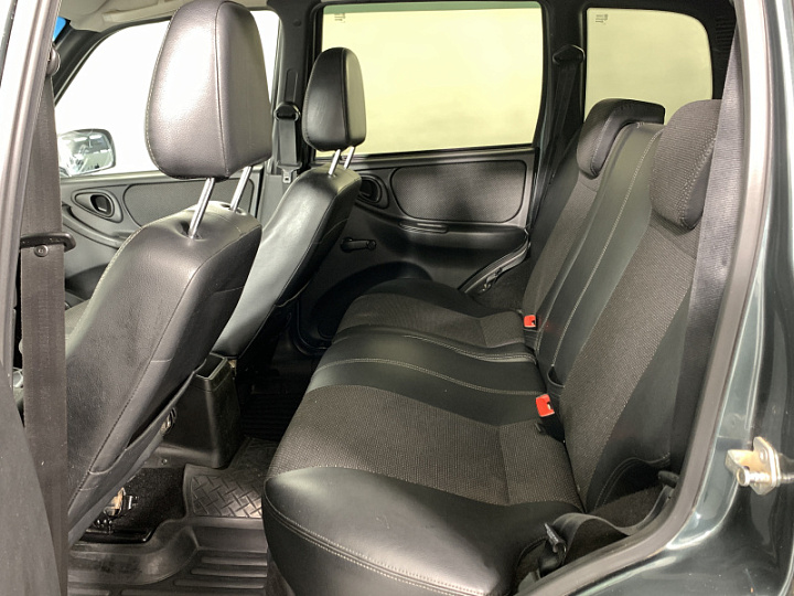CHEVROLET Niva 1.7, 2013 года, Механика, ТЕМНО-СЕРЫЙ