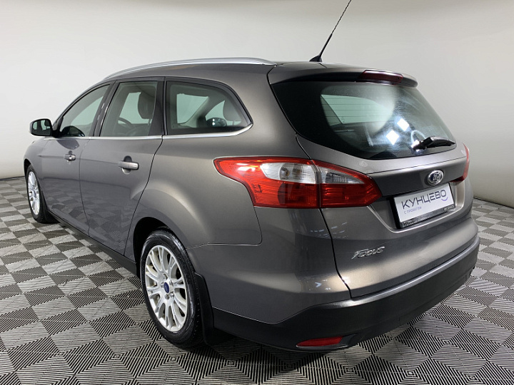 Ford Focus 2, 2013 года, Робот, Светло серый