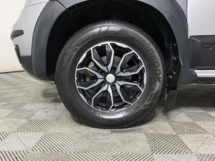 RENAULT Duster 2, 2019 года, Автоматическая, Серебристо-желтый