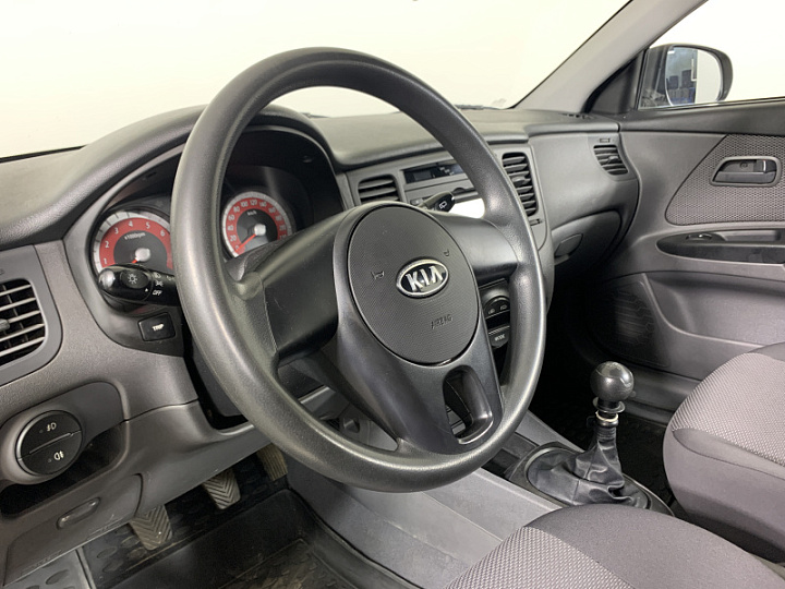 KIA Rio 1.4, 2011 года, Механика, БЕЖЕВЫЙ