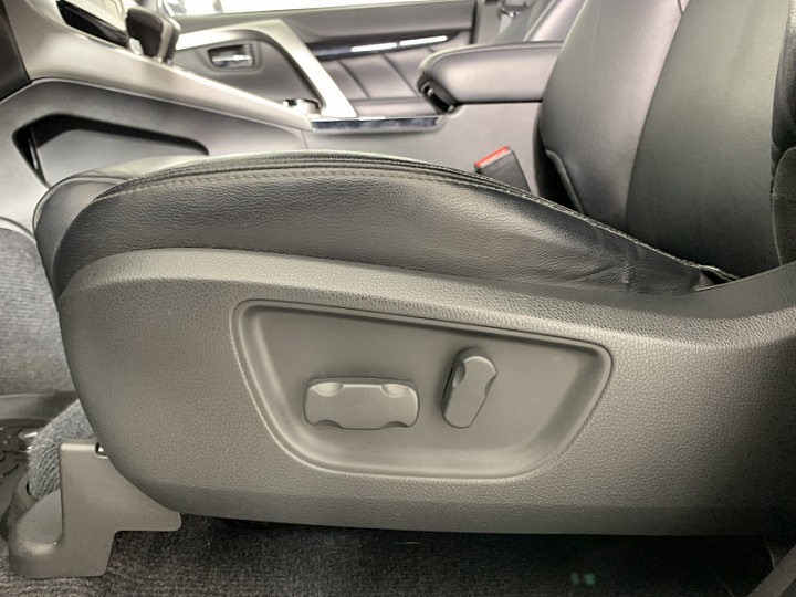 MITSUBISHI Pajero Sport 2.4, 2017 года, Автоматическая, БЕЛЫЙ