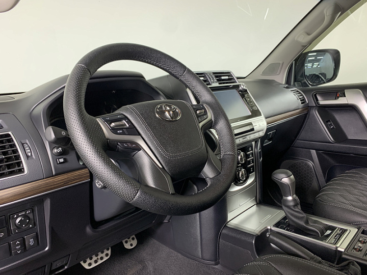 TOYOTA Land Cruiser Prado 2.8, 2018 года, Автоматическая, ЧЕРНЫЙ