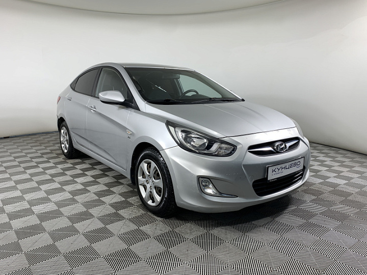 HYUNDAI Solaris 1.6, 2012 года, Автоматическая, Серебристый