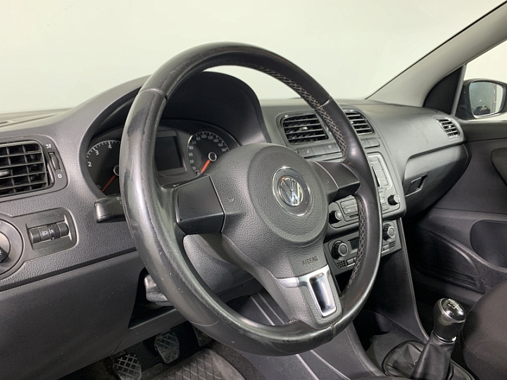 VOLKSWAGEN Polo 1.6, 2015 года, Механика, ЧЕРНЫЙ