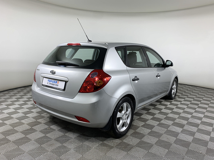 KIA Ceed 1.6, 2008 года, Механика, Серебристый