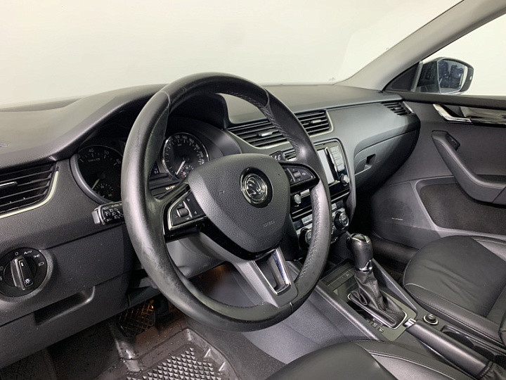 SKODA Octavia 1.8, 2016 года, Робот, БЕЛЫЙ