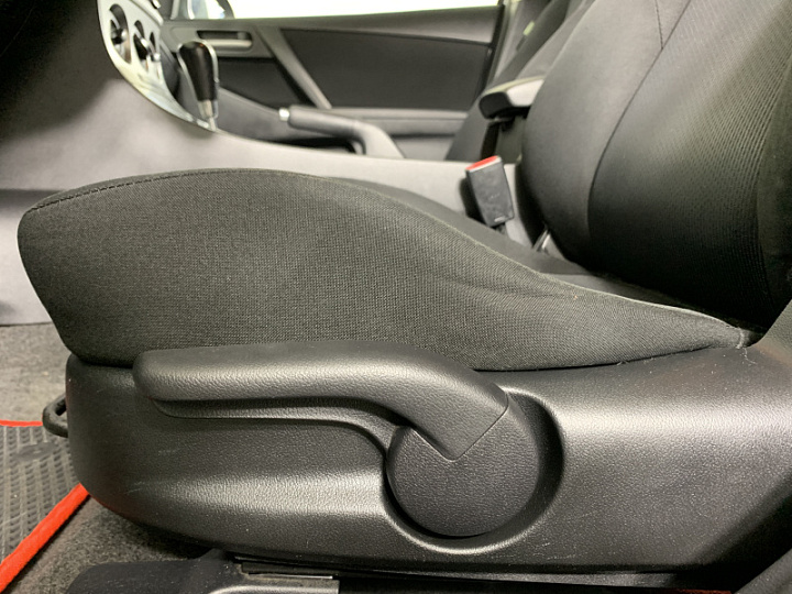 MAZDA 3 1.6, 2011 года, Автоматическая, Серебристый