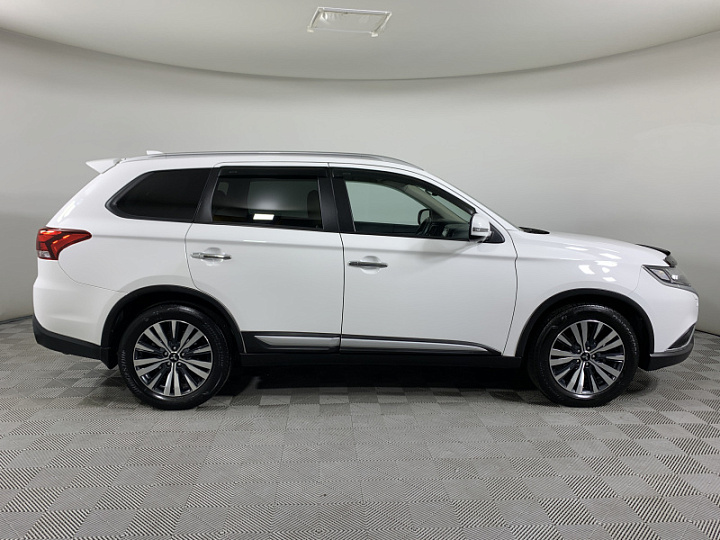 MITSUBISHI Outlander 2.4, 2020 года, Вариатор, БЕЛЫЙ