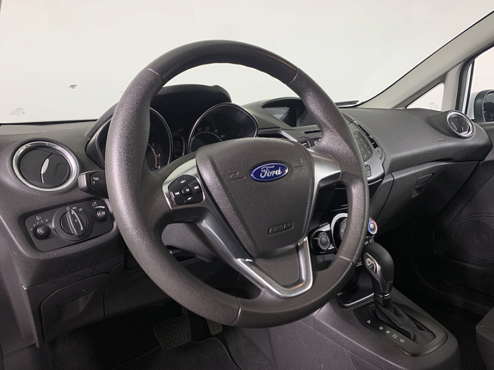 FORD Fiesta 1.6, 2017 года, Робот, БЕЛЫЙ