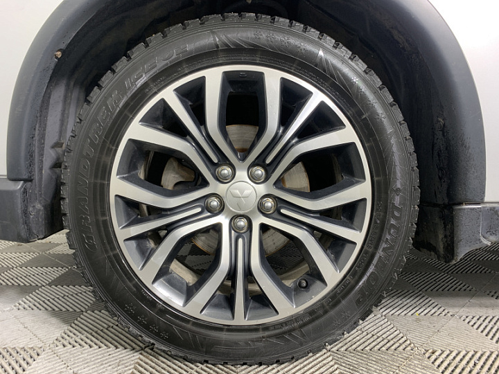 MITSUBISHI Outlander 2, 2018 года, Вариатор, Серебристый