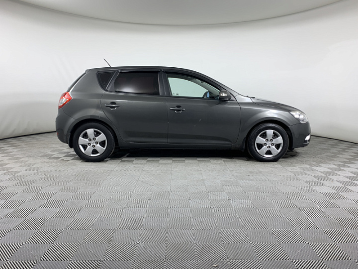 KIA Ceed 1.6, 2012 года, Автоматическая, Серебристый