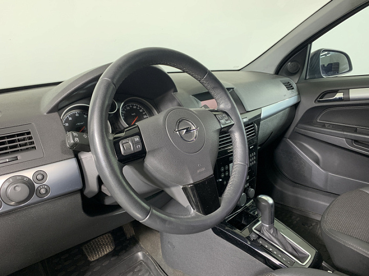 OPEL Astra 1.8, 2014 года, Автоматическая, ЧЕРНЫЙ