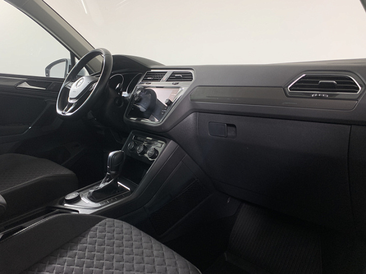 VOLKSWAGEN Tiguan 1.4, 2018 года, Робот, БЕЛЫЙ