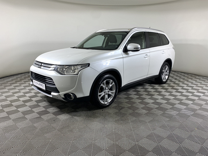 Mitsubishi Outlander 2.4, 2014 года, Вариатор, Белый