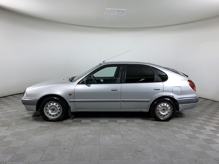 TOYOTA Corolla 1.3, 1999 года, Механика, Серебристый