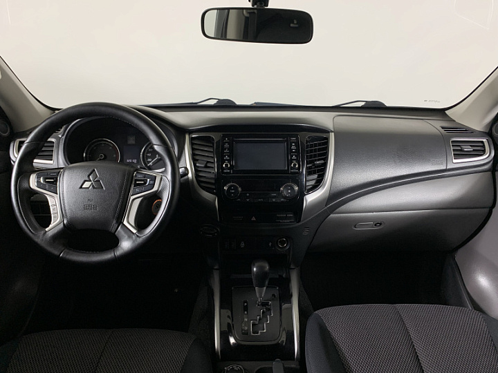 MITSUBISHI L200 2.4, 2018 года, Автоматическая, ЧЕРНЫЙ