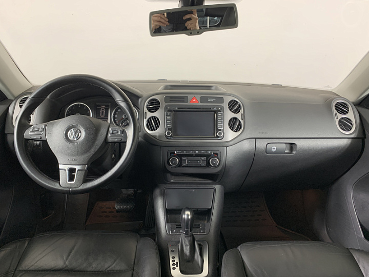 VOLKSWAGEN Tiguan 2, 2011 года, Автоматическая, Серебристый