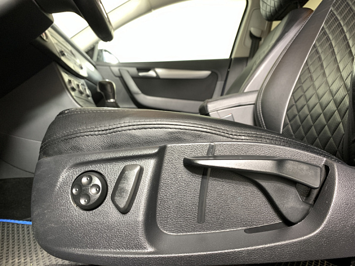 VOLKSWAGEN Passat 1.8, 2014 года, Робот, ЧЕРНЫЙ