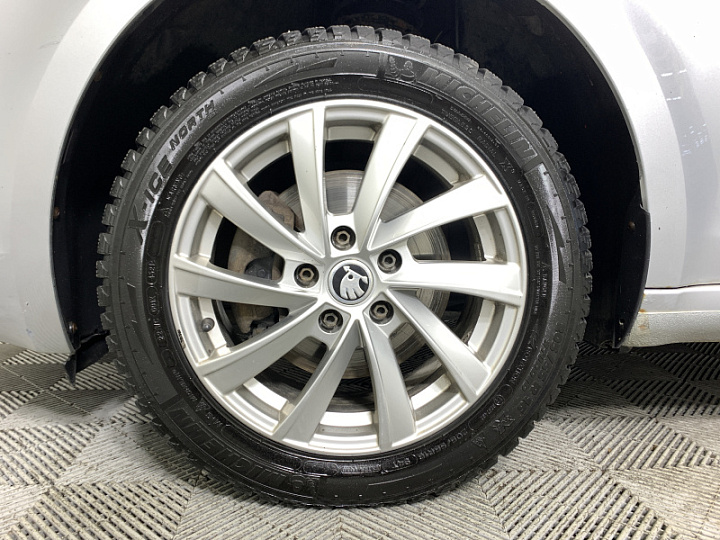 SKODA Octavia 1.4, 2015 года, Робот, Серебристый