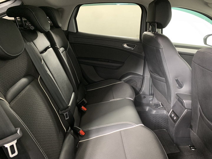 Renault Arkana 1.6, 2021 года, Вариатор, Серый
