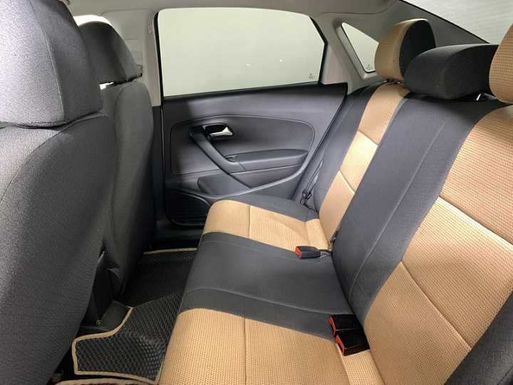 VOLKSWAGEN Polo 1.6, 2011 года, Механика, Серебристый