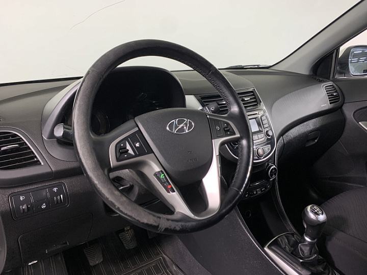 HYUNDAI Solaris 1.6, 2015 года, Механика, БЕЛЫЙ
