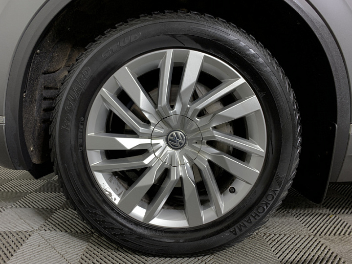 VOLKSWAGEN Touareg 2, 2019 года, Автоматическая, СЕРЫЙ