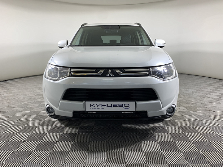 Mitsubishi Outlander 2.4, 2013 года, Вариатор, БЕЛЫЙ