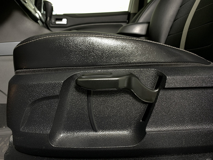 Ford Kuga 2, 2012 года, Робот, Серебристый