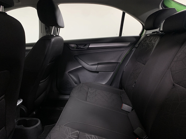 SKODA Rapid 1.6, 2018 года, Автоматическая, ЗЕЛЕНЫЙ