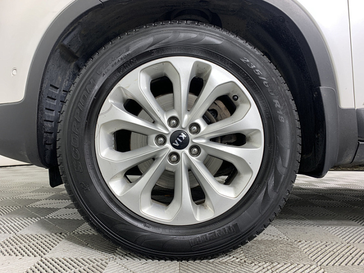 KIA Sorento 2.4, 2017 года, Автоматическая, БЕЛЫЙ