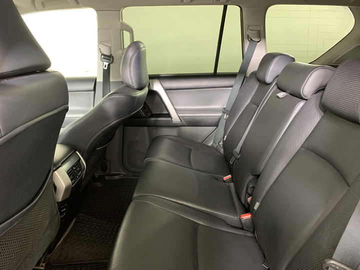 TOYOTA Land Cruiser Prado 3, 2011 года, Автоматическая, БЕЖЕВЫЙ