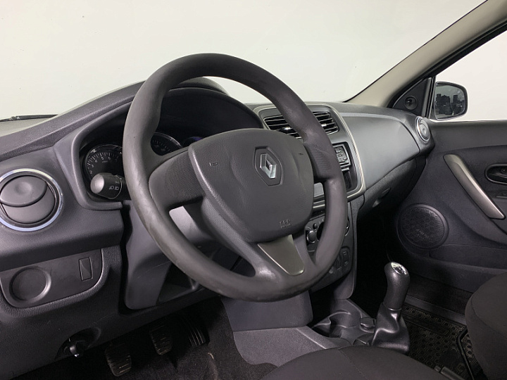 RENAULT Logan 1.6, 2017 года, Механика, БЕЛЫЙ