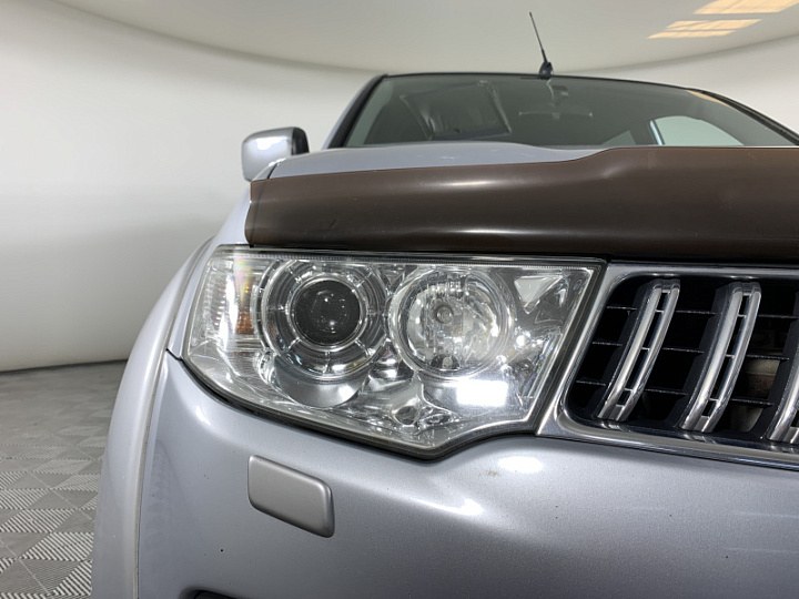 MITSUBISHI Pajero Sport 2.5, 2010 года, Автоматическая, Серебристый