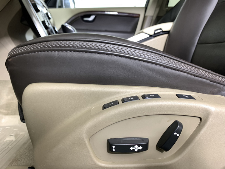 Volvo XC70 2.4, 2012 года, Автоматическая, Бежевый