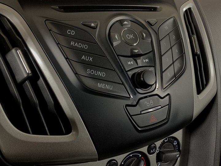 FORD Focus 1.6, 2012 года, Механика, Серебристый