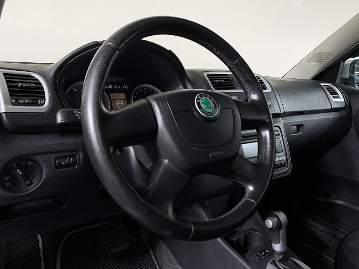 SKODA Fabia 1.6, 2009 года, Автоматическая, Серебристый