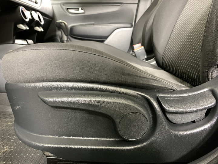 KIA Rio X-Line 1.4, 2018 года, Механика, БЕЛЫЙ