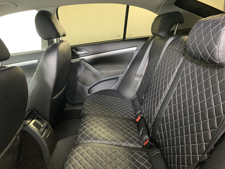 SKODA Octavia 1.6, 2012 года, Механика, БЕЛЫЙ