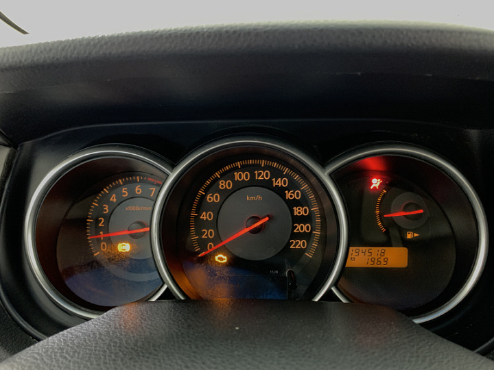 NISSAN Tiida 1.6, 2007 года, Механика, Серебристый