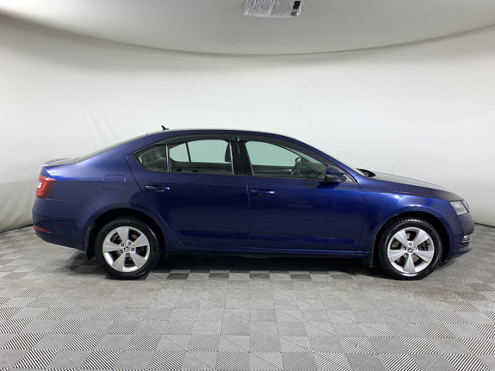 Skoda Octavia 1.8, 2017 года, Робот, ТЕМНО-СИНИЙ